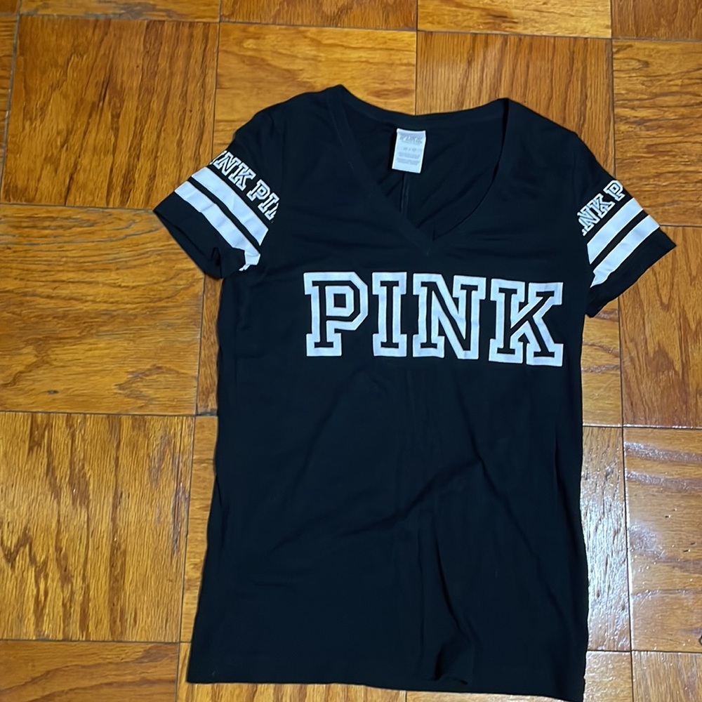 💖 Super cute 💖 adorable 💖 Victoria's Secret PINK  💖 T  Shirt 💖 EUC 💖 PINK